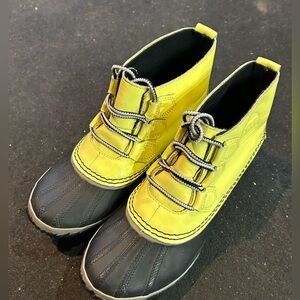 Women’s Sorel Out & About rain boots sz 7